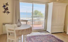 Studio And Terrace Sea View In La Baule